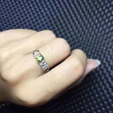 天然橄榄石水晶戒指女款925纯银绿宝石指环LOVE经典款式幸运之石