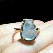 宝裕名品 特价 18K玫瑰金配钻石镶天然A货冰种飘花翡翠葫芦戒指